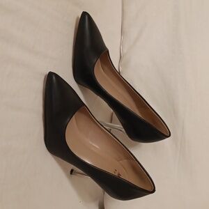 Sexy clear heel black pumps